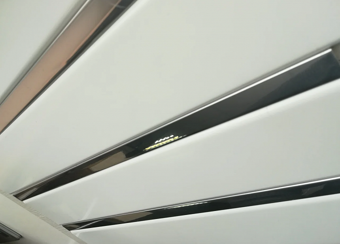 Реечный потолок белый Албес "Немецкий дизайн" AN135/A Эконом открытый стык, раскладка хром